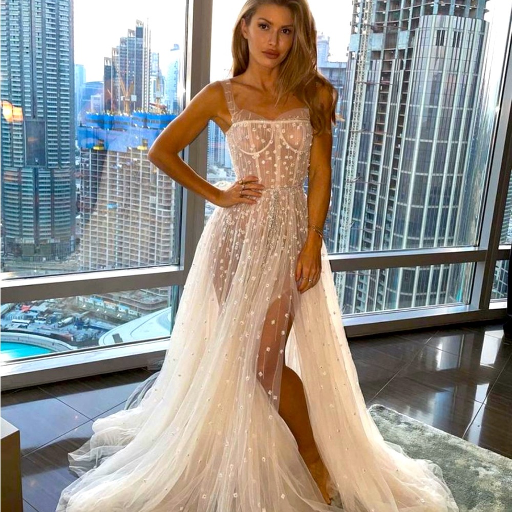 Liz Martinez Roza wedding dress.